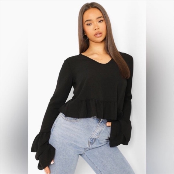 Tops - BEAUTIFUL FLOWY LONG SLEEVE RUFFLE HEM BLOUSE